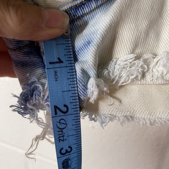 Vintage Guess High Rise  Mom Jean Shorts Sz 31 Distressed Bleached 90s women usa - Picture 13 of 13